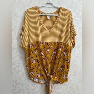 Cy women's medium striped / floral top